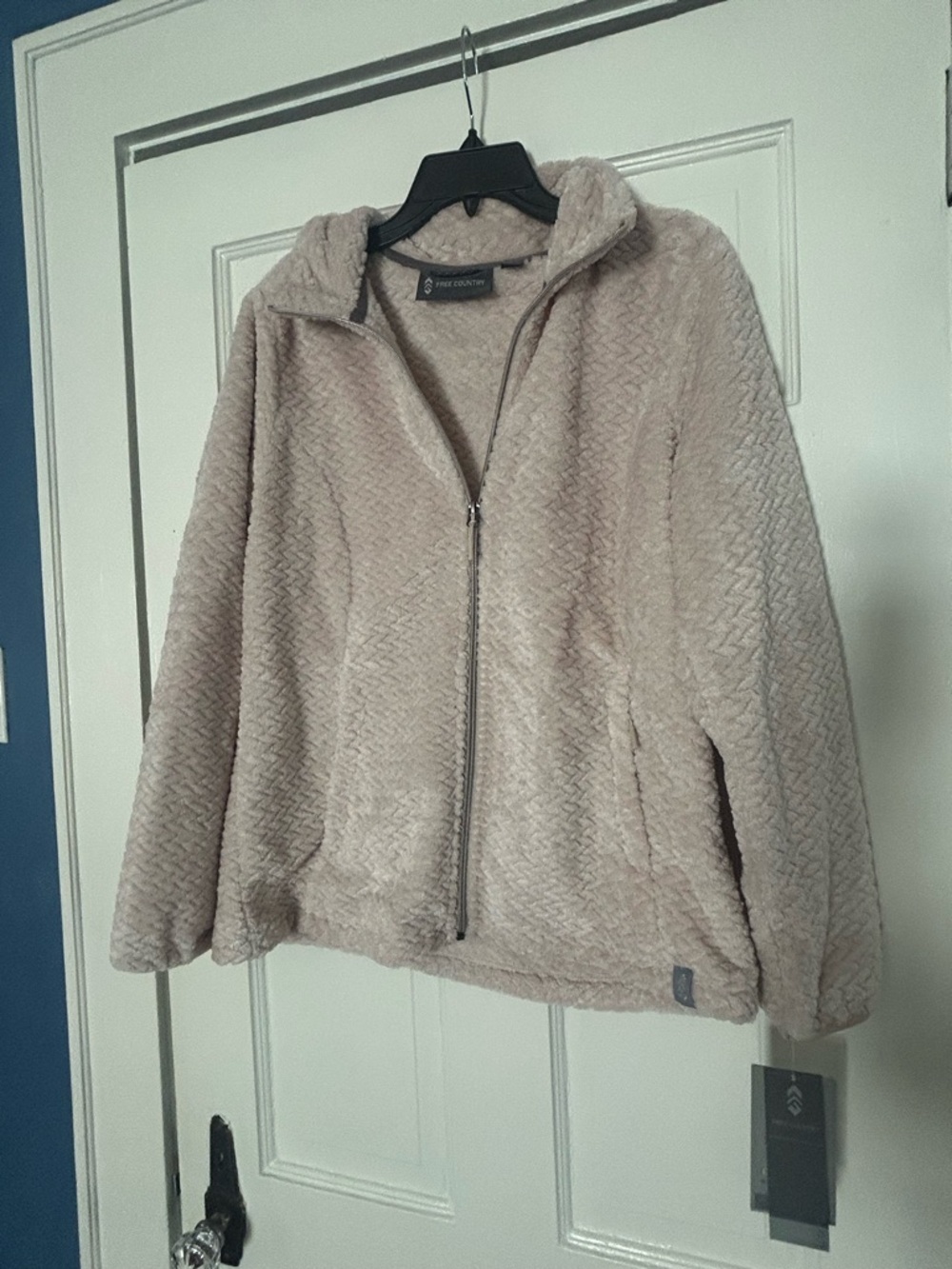 Free Country 
NWT
Cozy Zip-Front Jacket - Taupe/Light pink